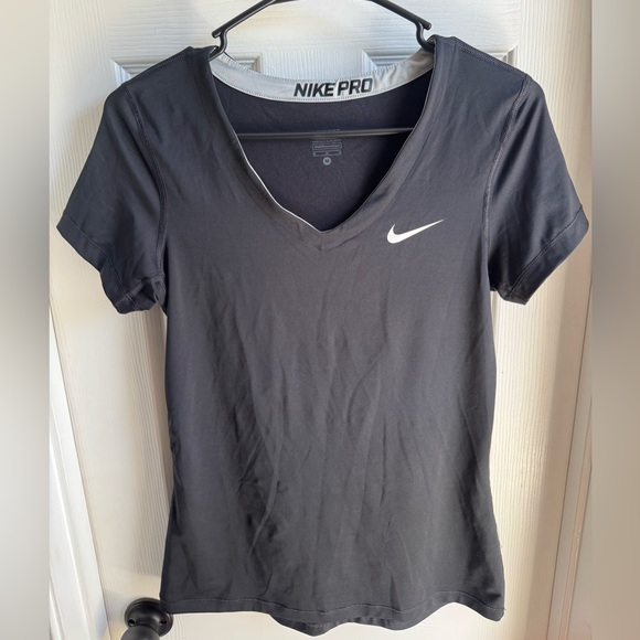 Nike Women's Dri-fit Black Short Sleeve V-Neck Tee - Picture 1 of 3
